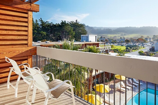 Carmel Mission Inn image 11